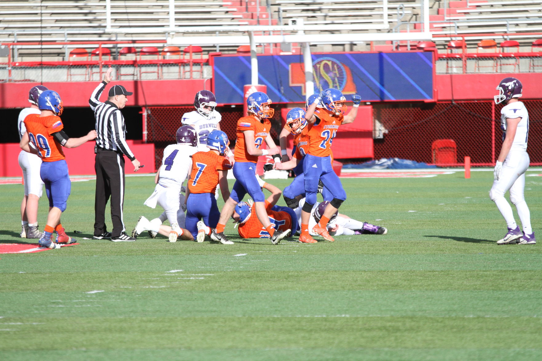 Osceola High Plains FB vs Burwell32.jpeg
